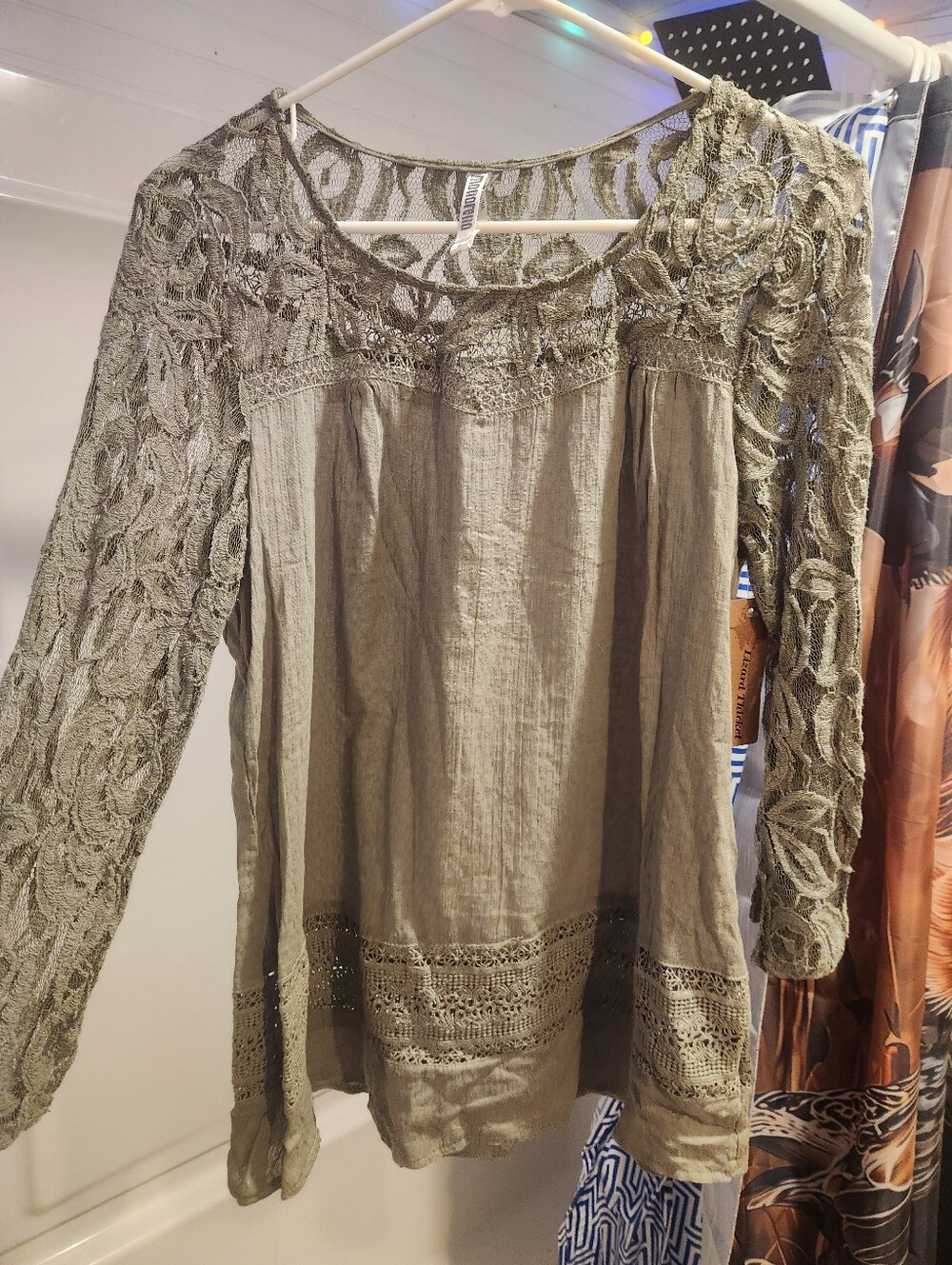 Chic Womems Shirt New With Tags